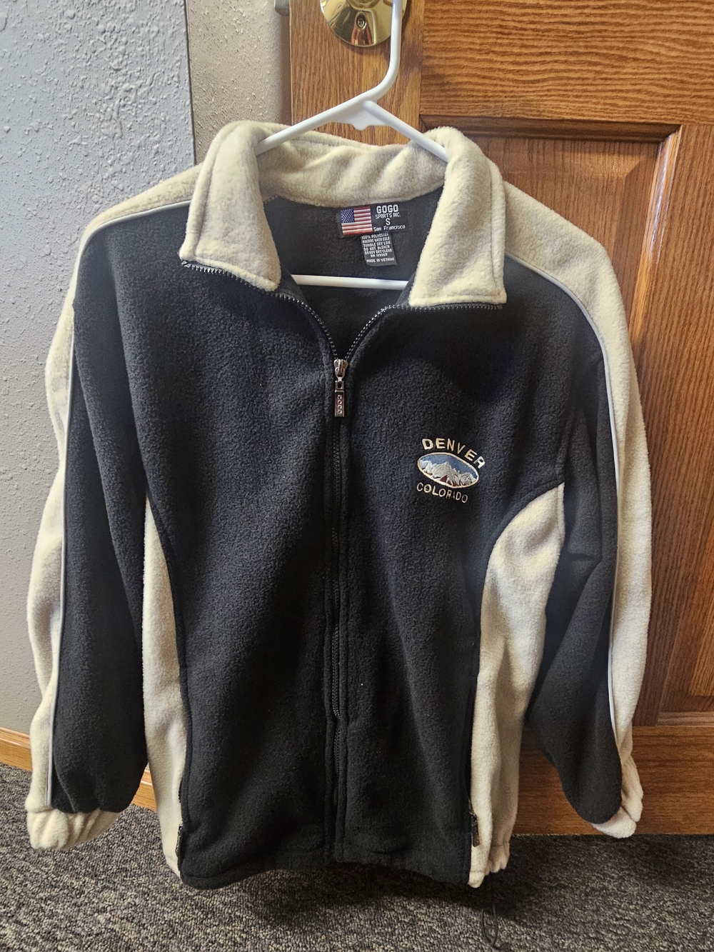 GOGO Black and Cream Denver Colorado Fleece Jacket